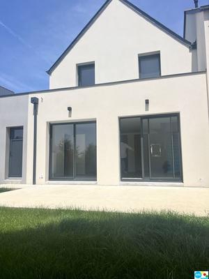 Maison de ville - 94 m² - 4 pièces