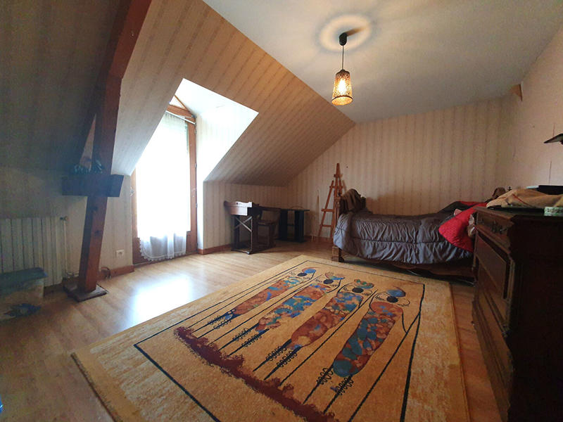 Maison - 283 m² - 9 pièces