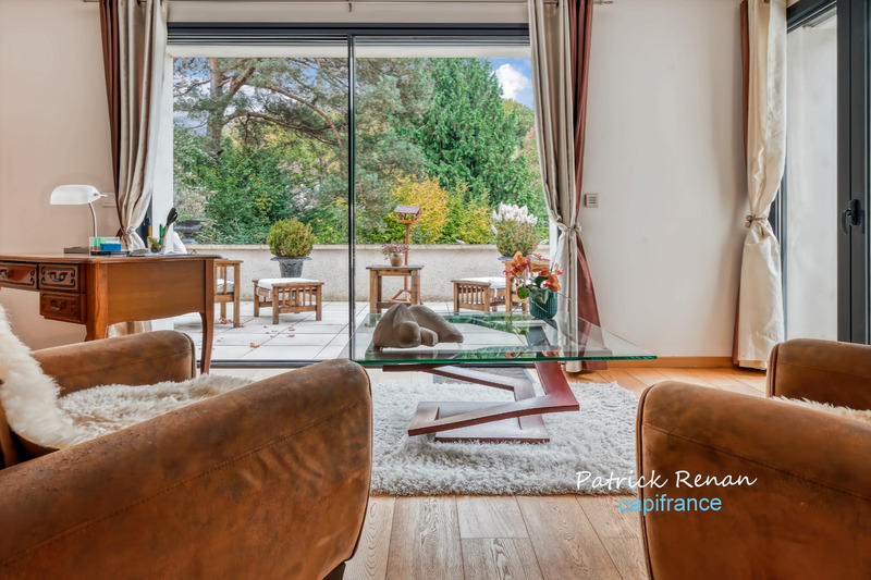 Maison - 439 m² - 8 pièces