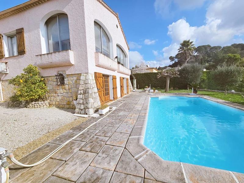 Maison traditionnelle - 112 m² - 4 pièces