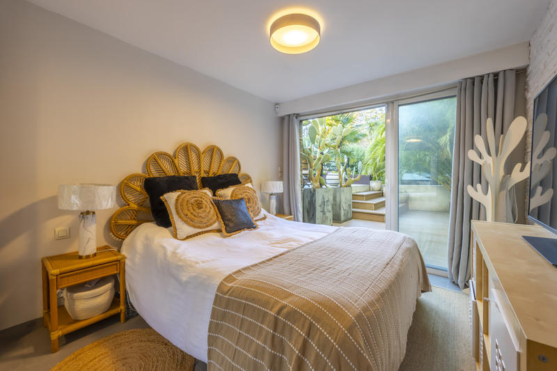 Maison - 300 m² - 10 pièces