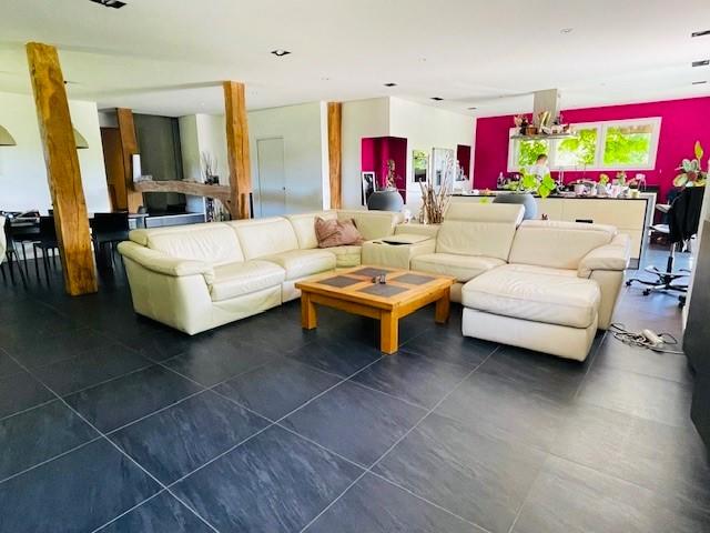 Maison - 550 m² - 10 pièces
