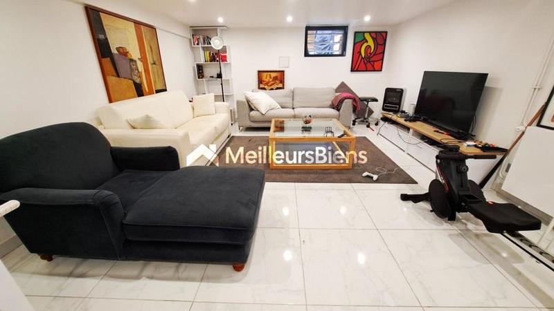 Maison - 219 m² - 8 pièces