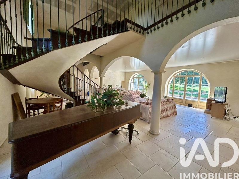 Maison - 502 m² - 13 pièces