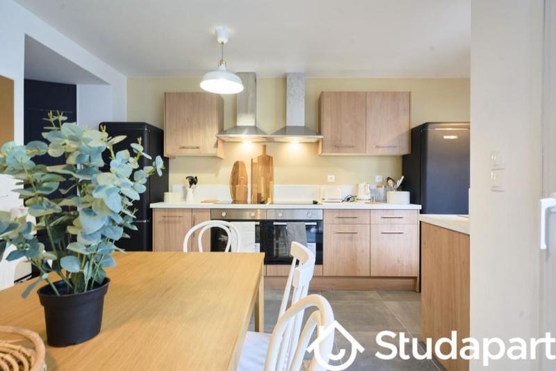 Chambre - 12 m² - 1 pièce