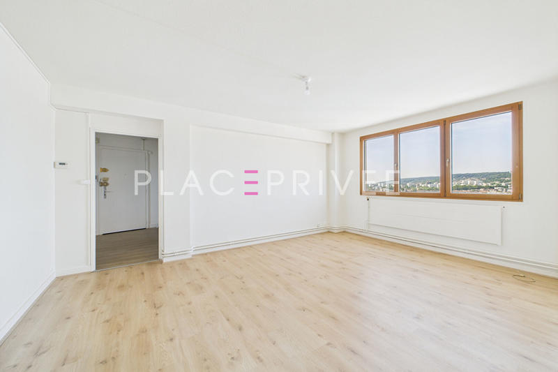 Appartement - 99 m² - 4 pièces