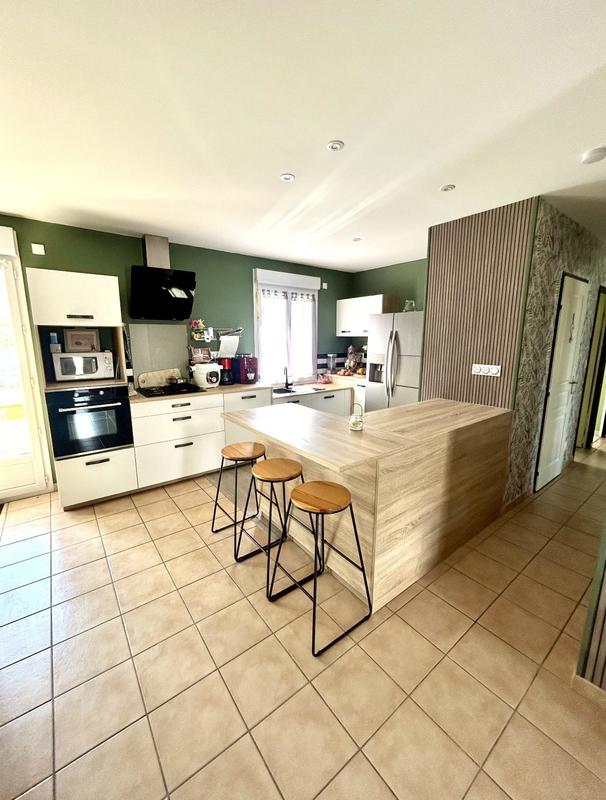 Maison traditionnelle - 102 m² - 6 pièces