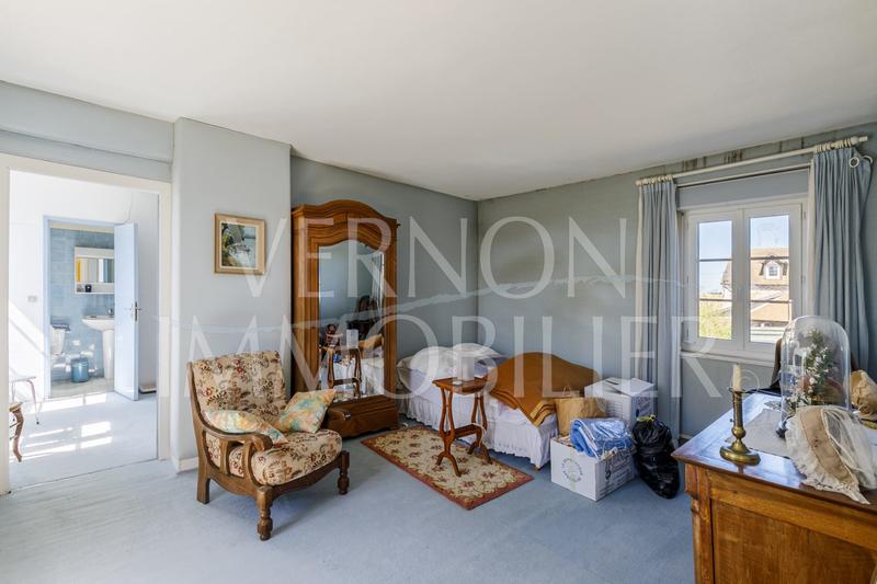 Maison ancienne - 224 m² - 8 pièces