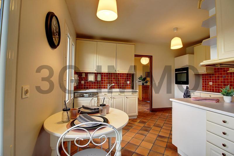 Maison - 227 m² - 8 pièces