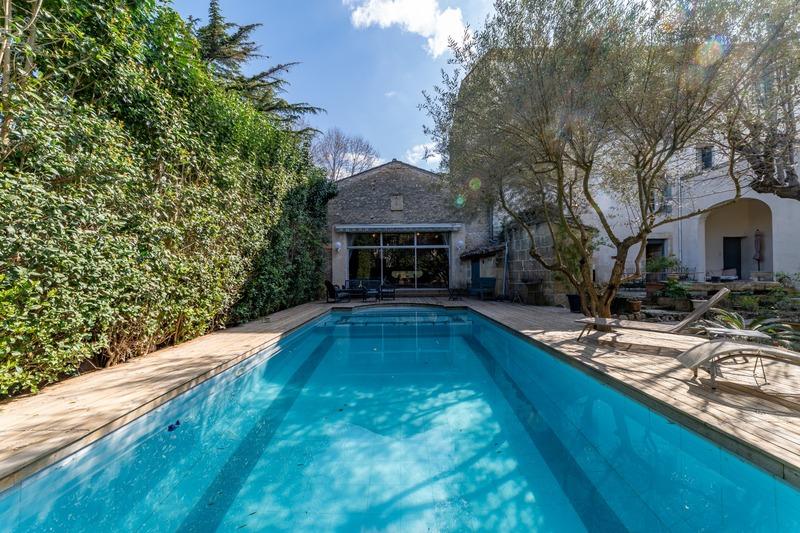 Maison - 465 m² - 15 pièces