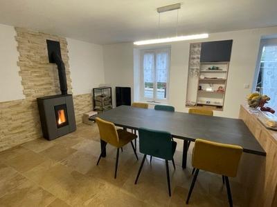 Maison - 185 m² - 8 pièces