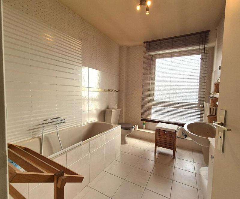 Maison - 245 m² - 9 pièces