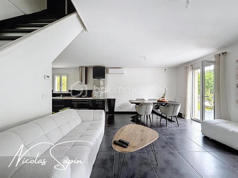 Maison - 102 m² - 5 pièces