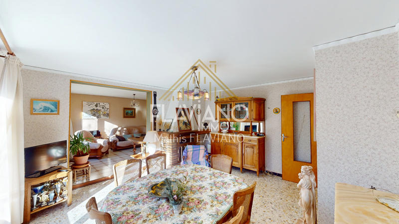 Maison - 234 m² - 11 pièces