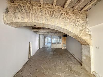 Local commercial - 126 m² - 3 pièces