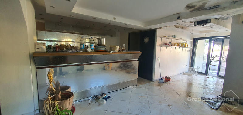 Local commercial - 130 m² - 4 pièces