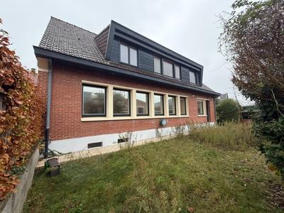 Maison de ville - 255 m² - 9 pièces