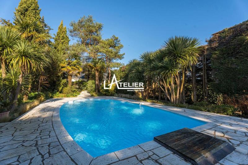 Propriété - 173 m² - 6 pièces