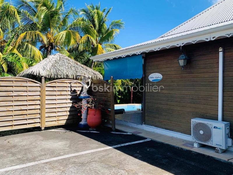 Propriété - 303 m² - 13 pièces