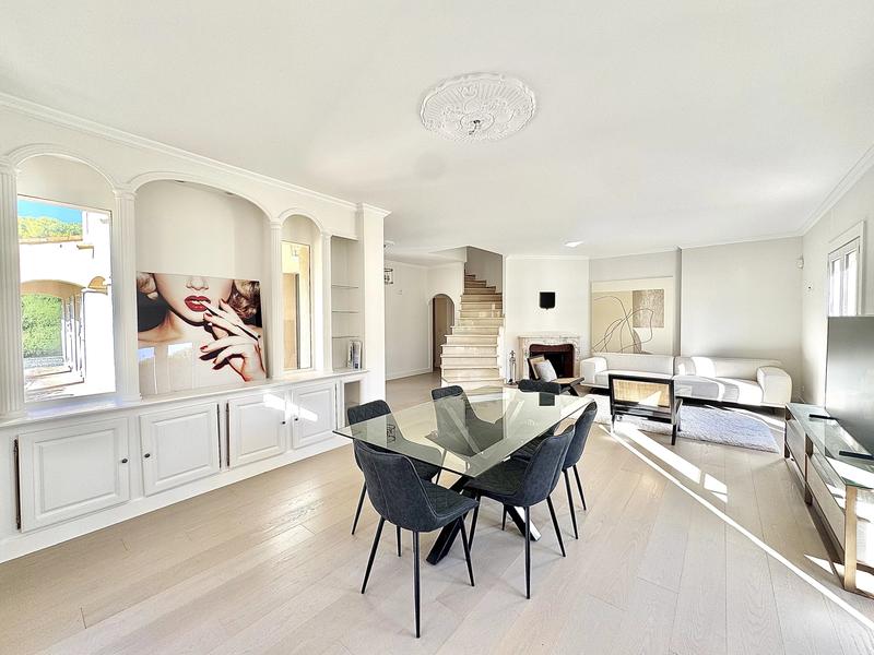 Villa - 200 m² - 8 pièces