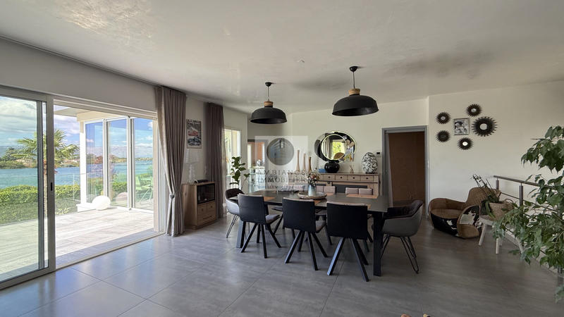 Maison - 257 m² - 7 pièces