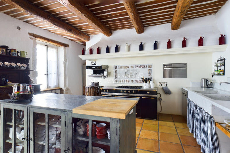 Maison - 400 m² - 9 pièces