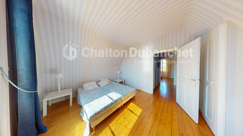 Maison - 299 m² - 7 pièces