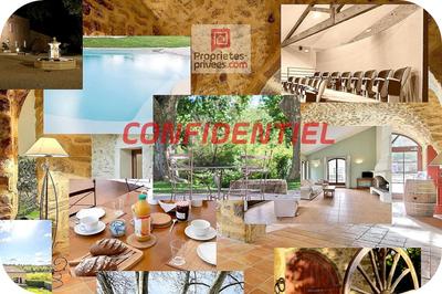 Château - 2 000 m² - 46 pièces