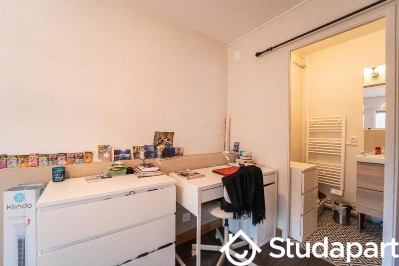 Chambre - 11 m² - 1 pièce