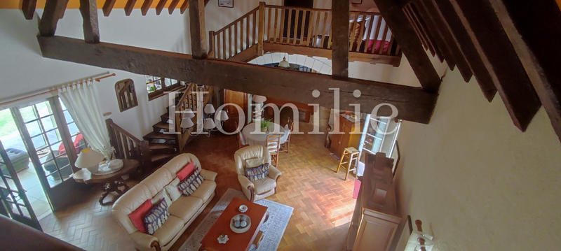 Maison - 386 m² - 9 pièces