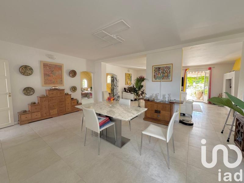 Maison - 244 m² - 4 pièces