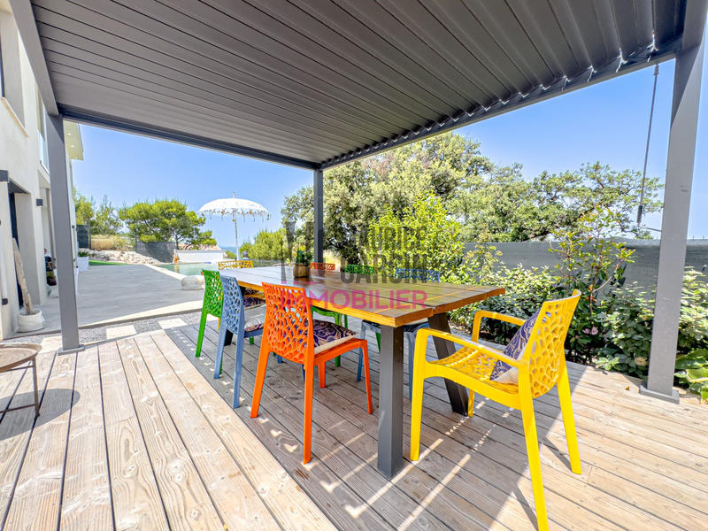 Maison - 205 m² - 5 pièces