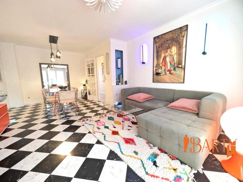 Maison - 325 m² - 4 pièces