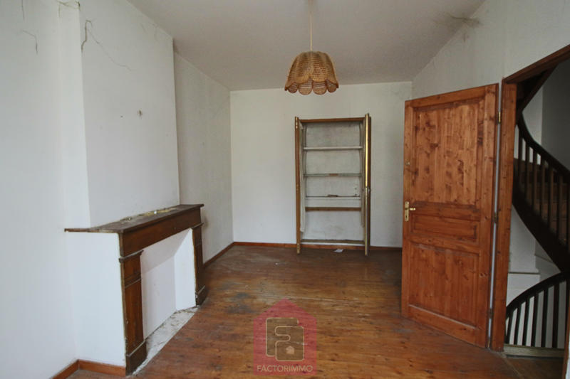 Maison - 187 m² - 9 pièces