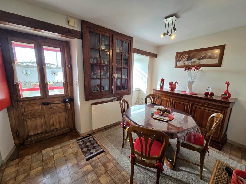 Maison - 277 m² - 9 pièces