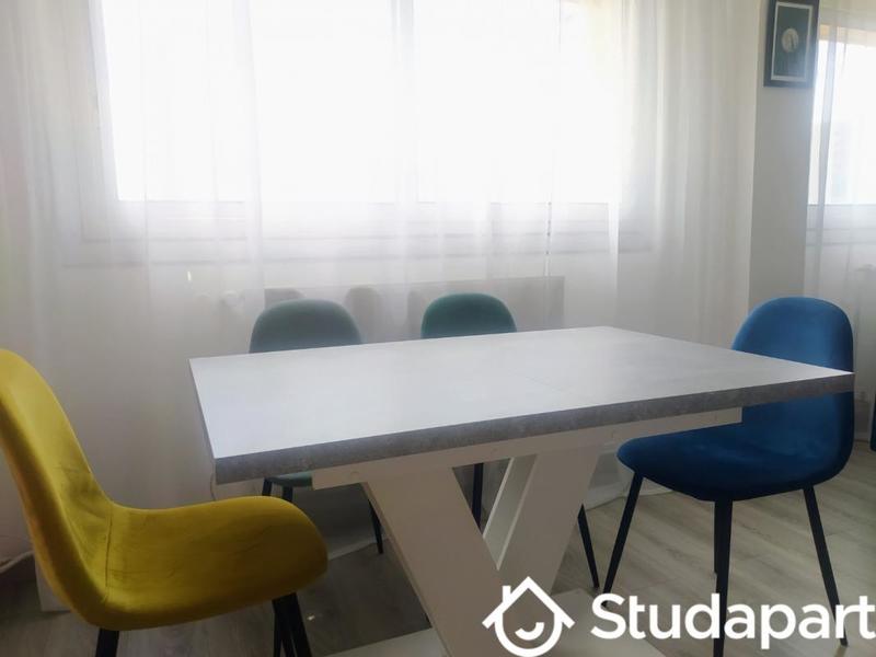 Chambre - 12 m² - 1 pièce