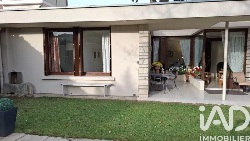 Maison - 215 m² - 6 pièces