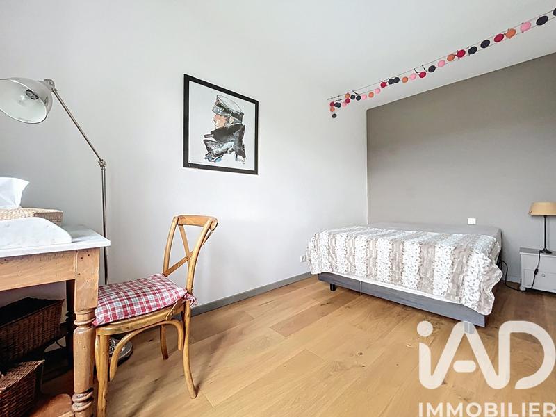 Maison - 220 m² - 10 pièces