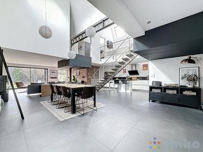 Maison - 200 m² - 4 pièces