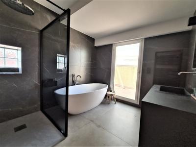 Appartement sur toit - 175 m² - 5 pièces