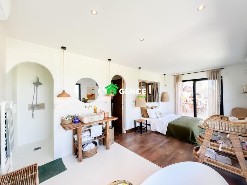 Maison - 158 m² - 4 pièces