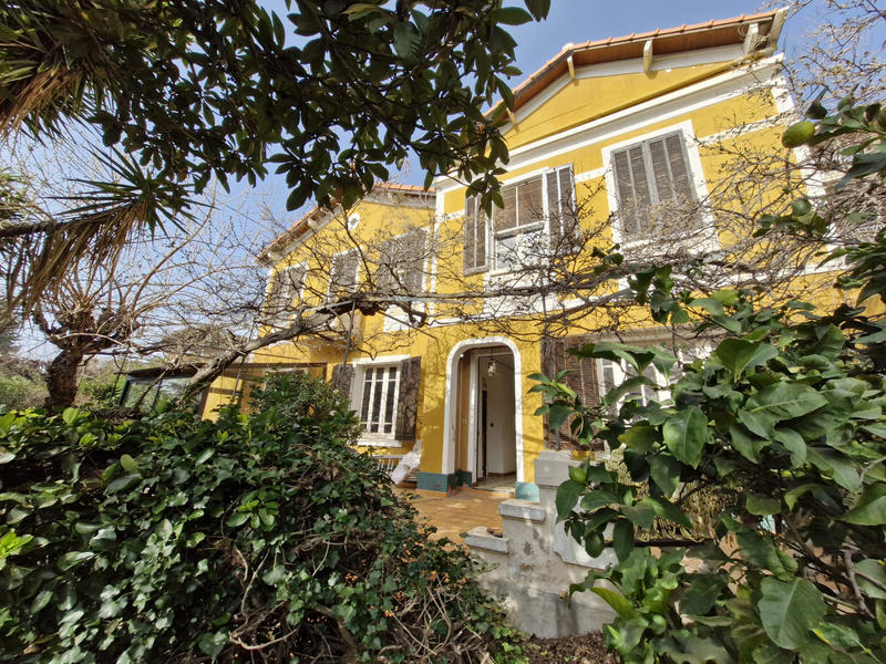 Maison - 233 m² - 5 pièces