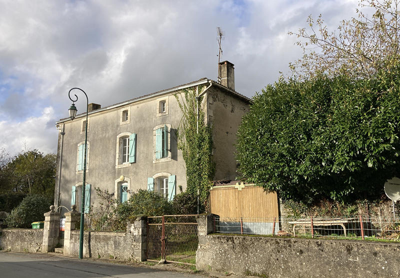 Maison - 202 m² - 8 pièces