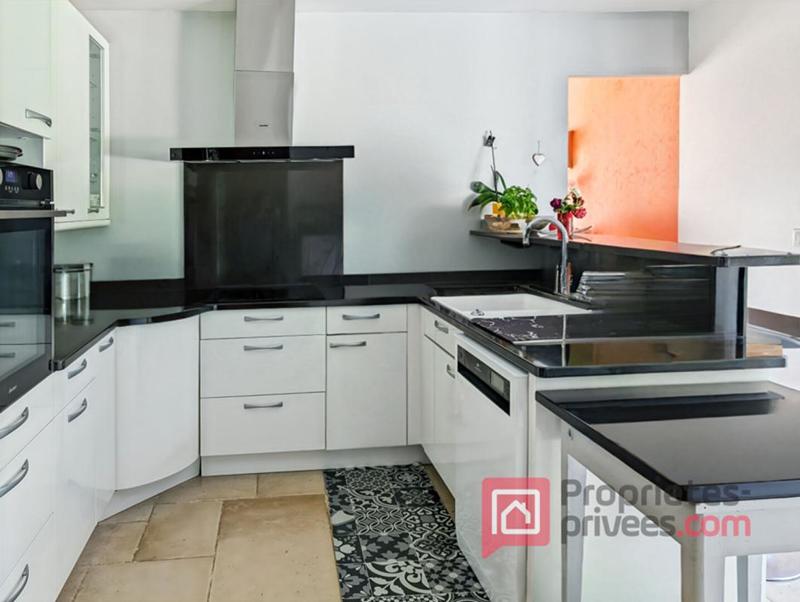 Maison - 274 m² - 12 pièces