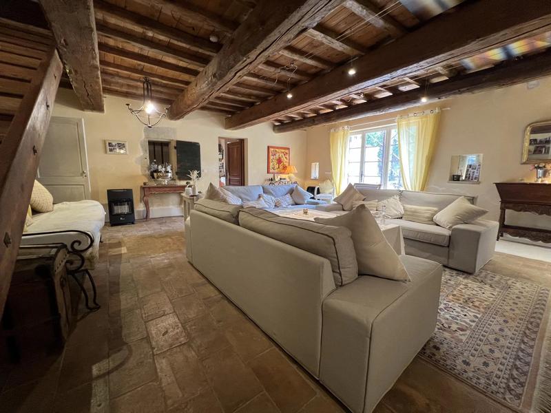 Mas - 380 m² - 9 pièces