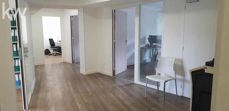 Bureau - 451 m² - 18 pièces