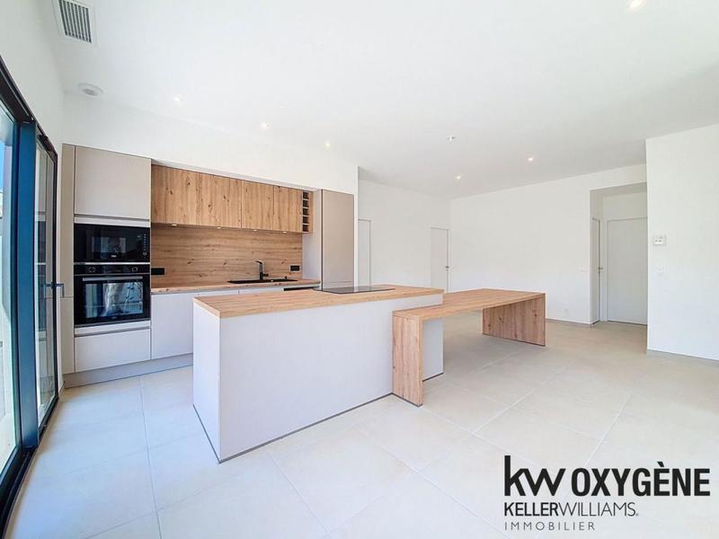 Maison - 93 m² - 4 pièces