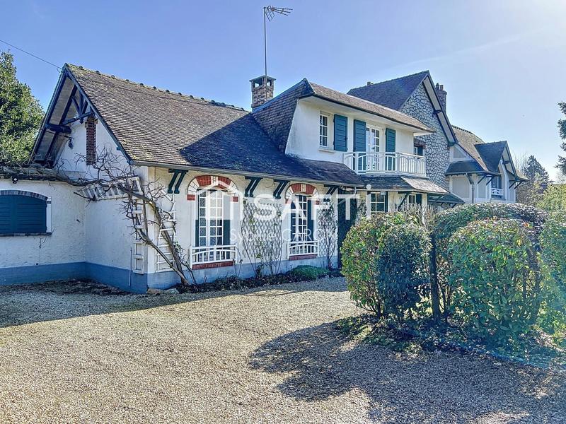 Maison - 205 m² - 8 pièces