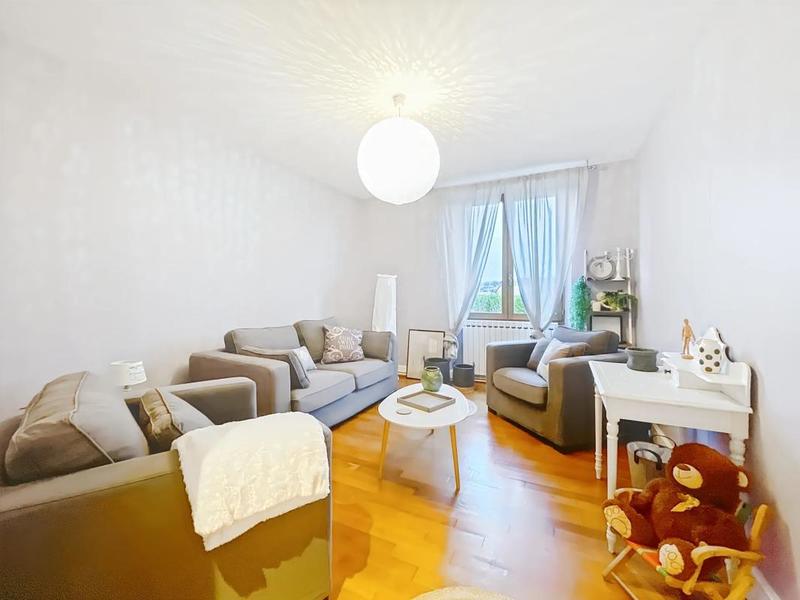 Propriété - 310 m² - 11 pièces