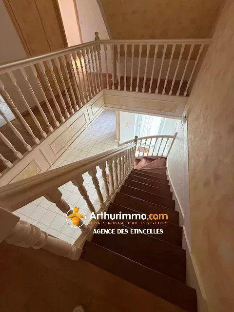 Maison - 212 m² - 7 pièces